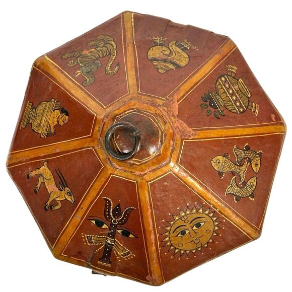 Asian Octagonal Large Papier-mâché  Lacquered Trinket Box with Latch-Unique! - Picture 5 of 10